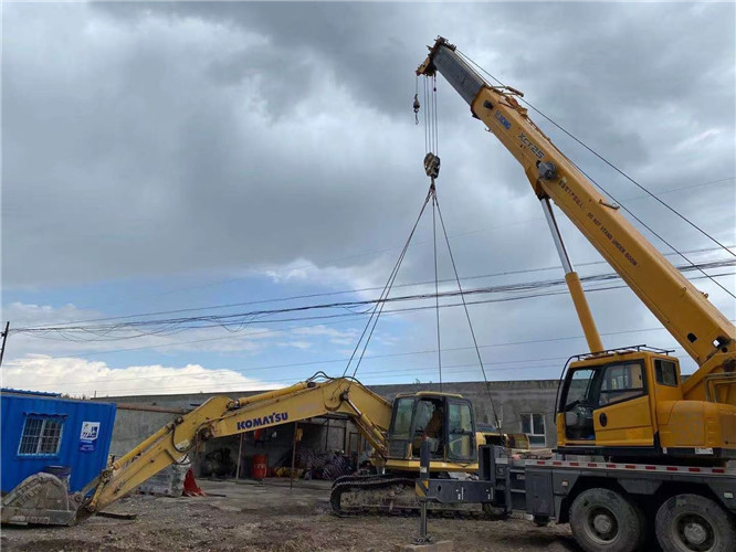 黄陵县25吨吊车的工作半径是多少？