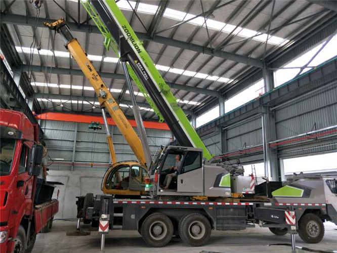 黄陵县高空车出租需要注意哪些安全事项？