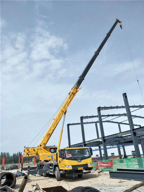 黄陵县超高层建筑钢结构吊装案例
